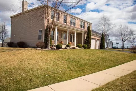 3042 E 6th St, Belvidere, IL 61008 photo 2