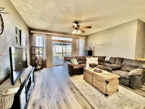 635 Grove St, Pecatonica, IL 61063 photo 6