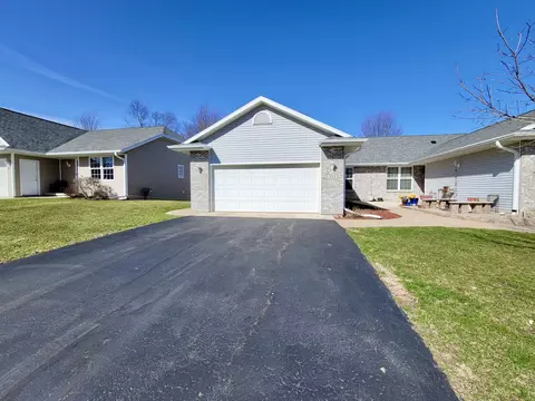 635 Grove St, Pecatonica, IL 61063 photo 24