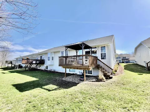 635 Grove St, Pecatonica, IL 61063 photo 3