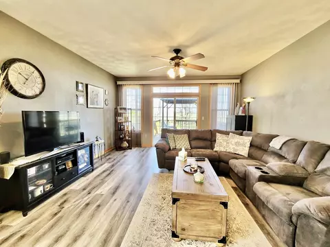635 Grove St, Pecatonica, IL 61063 photo 7