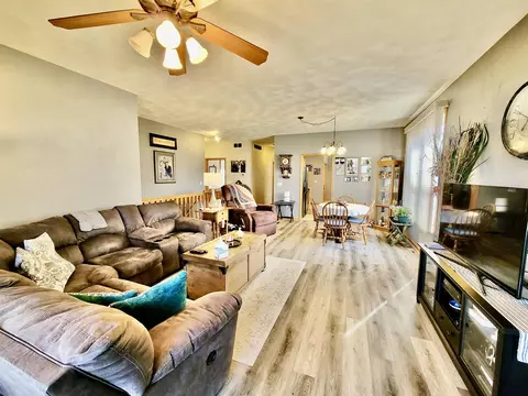 635 Grove St, Pecatonica, IL 61063 photo 9
