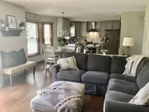 7565 Joy Ln, Roscoe, IL 61073 photo 5