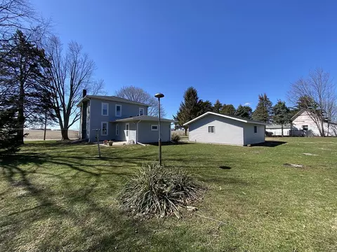 25203 Locust Rd, Lanark, IL 61046 photo 5