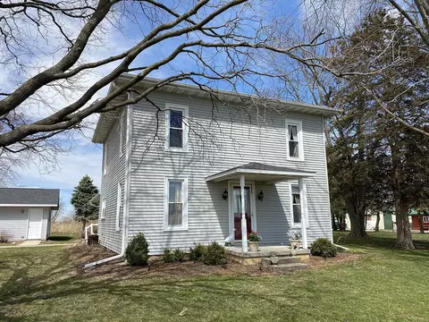 25203 Locust Rd, Lanark, IL 61046 photo 1