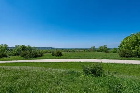 4 Eagle Ln, Galena, IL 61036