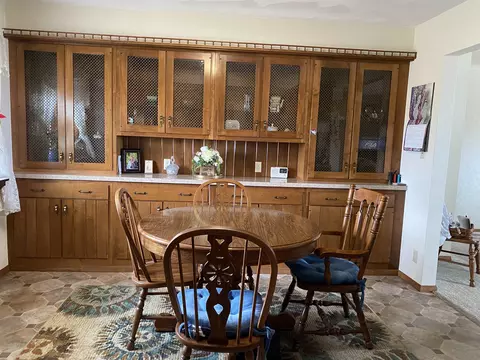 2773 S Cherry Hill Rd, Freeport, IL 61032 photo 2