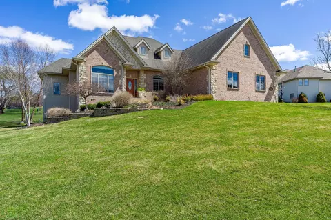 11521 Ridgecrest Dr, Roscoe, IL 61073 photo 1