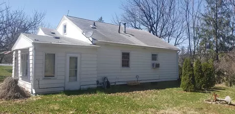 842 S Jackson St, Mount Carroll, IL 61053 photo 2