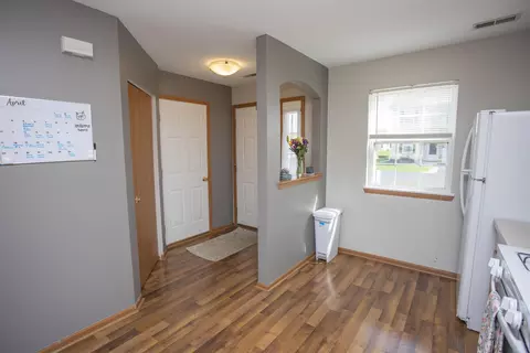 1663 Chrysler Dr, Belvidere, IL 61008 photo 3