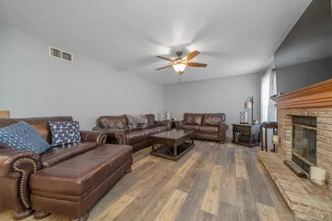 485 Terragon Ct, Roscoe, IL 61073 photo 8