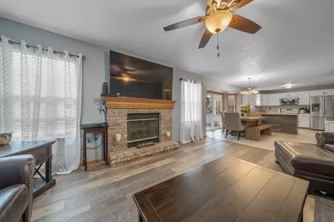 485 Terragon Ct, Roscoe, IL 61073 photo 7