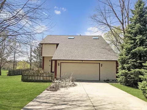 23-27 Broadview Dr, Lanark, IL 61046 photo 1