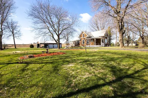 307 W 4th St, Leaf River, IL 61047 photo 3