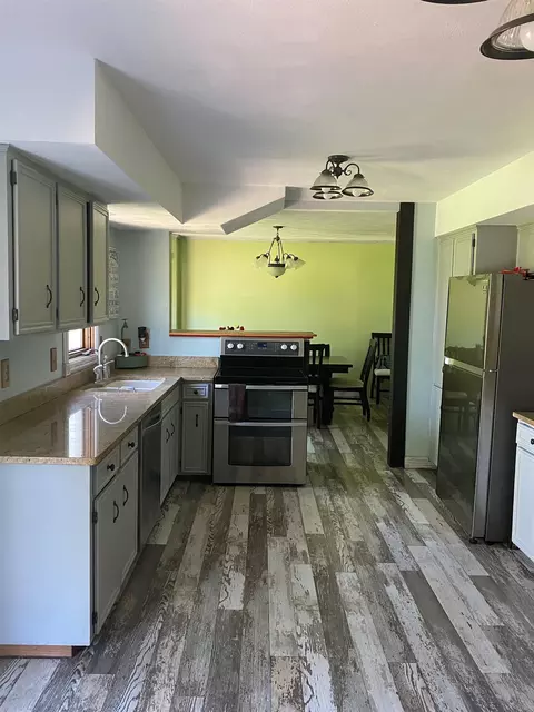 4140 Gloucester Rd, Roscoe, IL 61073 photo 3