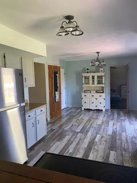 4140 Gloucester Rd, Roscoe, IL 61073 photo 2