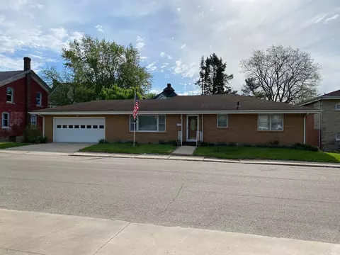 535 N Walnut St, Freeport, IL 61032 photo 1