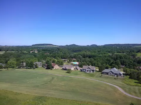 481 Territory Dr, Galena, IL 61036