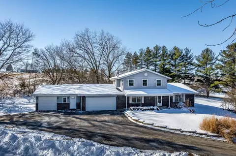 2513 Lundgren Rd, Pecatonica, IL 61063 photo 1