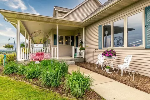 14539 Saunders Rd, Pecatonica, IL 61063 photo 3