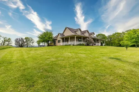 14539 Saunders Rd, Pecatonica, IL 61063 photo 2