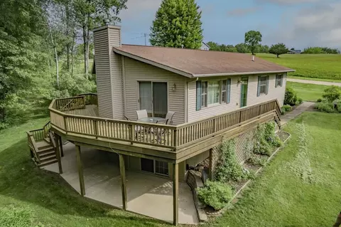 5-236 Heathcliff, Lanark, IL 61046 photo 1