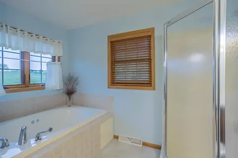 5-236 Heathcliff, Lanark, IL 61046 photo 12