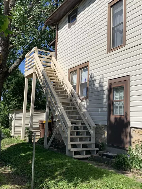 20 E Jefferson, Freeport, IL 61032 photo 3