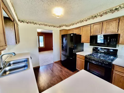 6498 Sutter Dr, Roscoe, IL 61073 photo 8