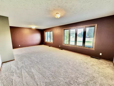 6498 Sutter Dr, Roscoe, IL 61073 photo 4