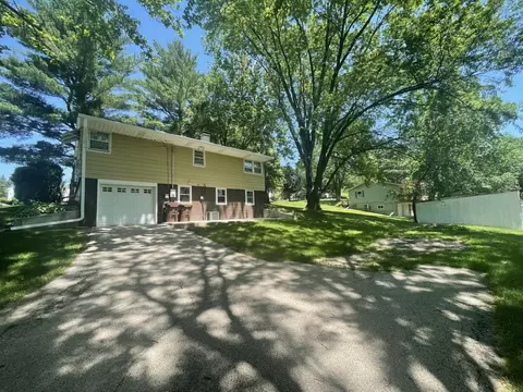 401 E Silk St, Mount Carroll, IL 61053 photo 14