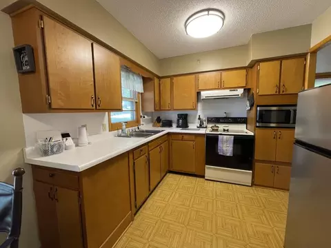 401 E Silk St, Mount Carroll, IL 61053 photo 3