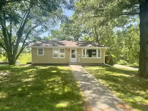 401 E Silk St, Mount Carroll, IL 61053 photo 18