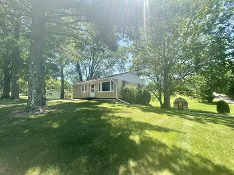 401 E Silk St, Mount Carroll, IL 61053 photo 16