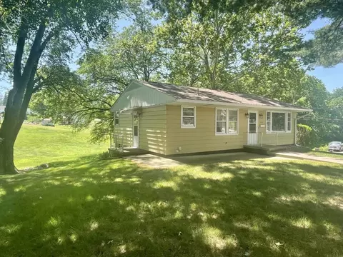 401 E Silk St, Mount Carroll, IL 61053 photo 2