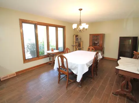 4017 Montclair Rd, Roscoe, IL 61073 photo 14