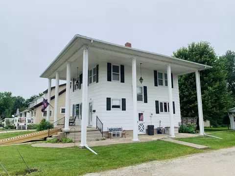 301 S Dayton Ave, Hanover, IL 61041