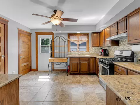 1444 S Float Ave, Freeport, IL 61032 photo 8