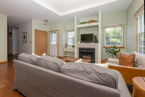 7612 Magnolia Trl, Cherry Valley, IL 61016 photo 4