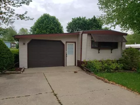113 Fieldcrest Dr, Freeport, IL 61032 photo 1