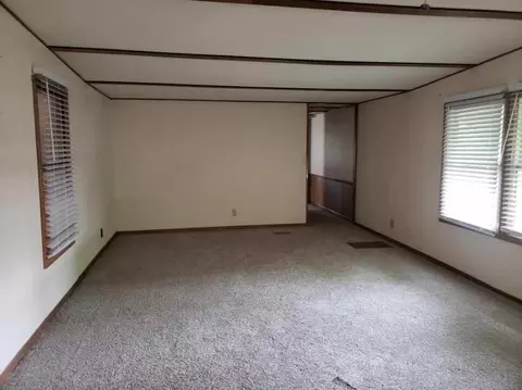 113 Fieldcrest Dr, Freeport, IL 61032 photo 7