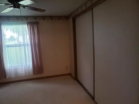 113 Fieldcrest Dr, Freeport, IL 61032 photo 12