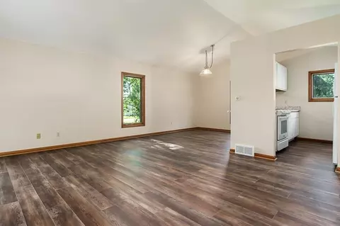 317 E 6th St, Pecatonica, IL 61063 photo 9