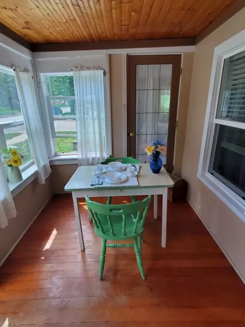 225 W 4th St, Pecatonica, IL 61063 photo 4