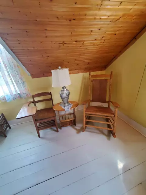 225 W 4th St, Pecatonica, IL 61063 photo 9
