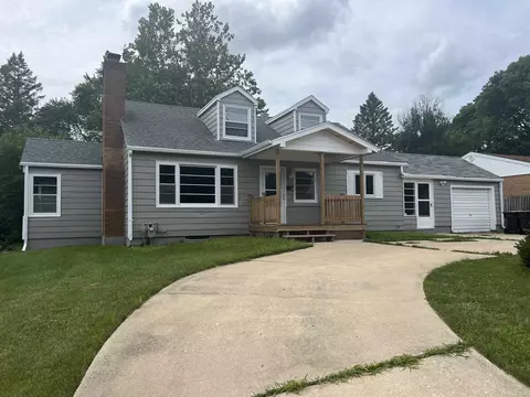 1602 S Demeter Dr, Freeport, IL 61032 photo 1
