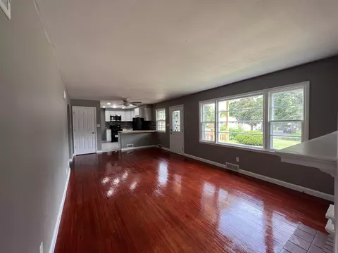 1602 S Demeter Dr, Freeport, IL 61032 photo 8