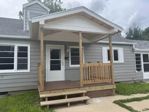 1602 S Demeter Dr, Freeport, IL 61032 photo 3