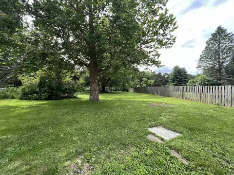 1602 S Demeter Dr, Freeport, IL 61032 photo 37