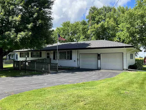 310 N Wooster St, Capron, IL 61012 photo 1